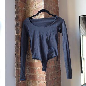 Skims Essential Scoop Neck Long Sleeve Black Bodysuit S/M